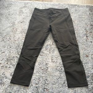 Lululemon cropped olive green leggings size 8